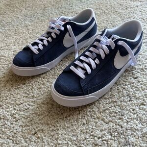 Nike Dark Blue and White blazer sneakers